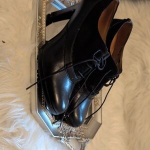 Chic Black Lace-Up Women's Boots